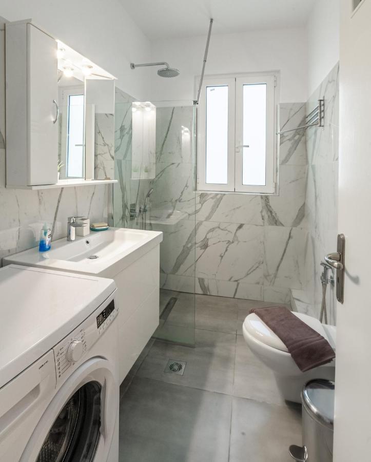 Psiri Gem From In Vivo Apartments- Spacious 1St Floor Apartment With Balcony In Athens' Historic Center Eksteriør bilde