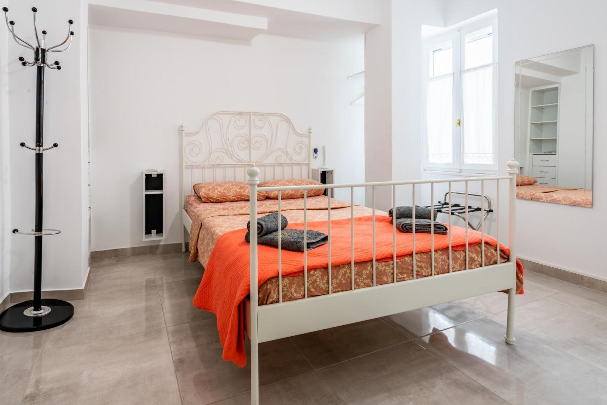 Psiri Gem From In Vivo Apartments- Spacious 1St Floor Apartment With Balcony In Athens' Historic Center Eksteriør bilde